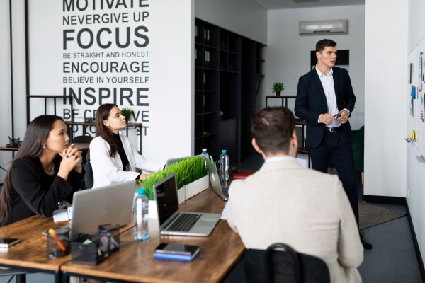 Speakers Who Get Results | Jen Du Plessis | World-Class Teams
